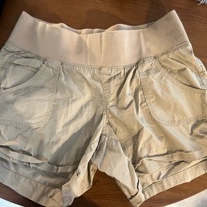 Duo size medium maternity shorts